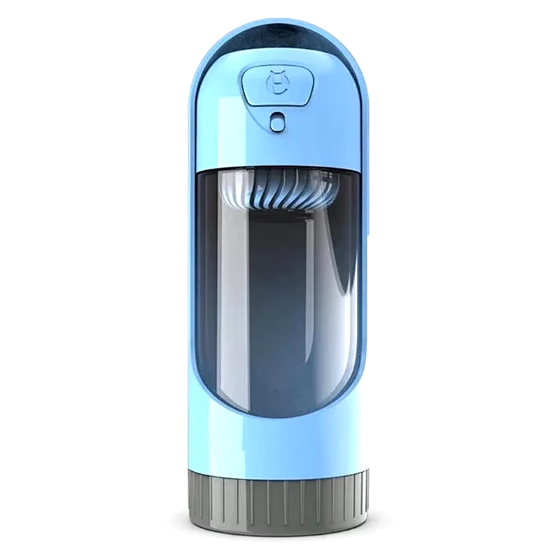 Botella portátil dispensadora de agua para perros. Ideal para viajes o aire libre.